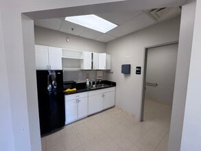 50101 Governors Dr, Chapel Hill, NC à louer Photo intérieure– Image 2 sur 4