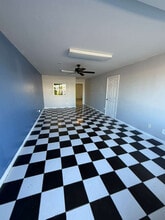 1592 SE Village Green Dr, Port Saint Lucie, FL à louer Photo intérieure– Image 2 sur 5