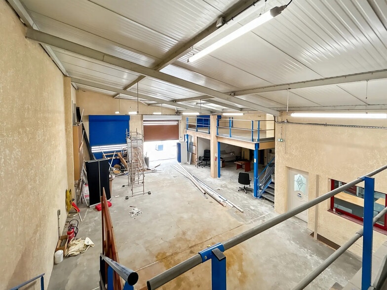 85 Rue Moslard, Colombes à louer - Photo de l’immeuble – Image 2 sur 8