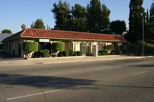 800 S Beach Blvd, La Habra, CA à louer - Photo principale – Image 1 sur 3