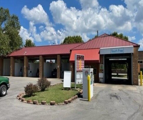 6500 Greenwood Dr, Louisville, KY à vendre - Photo de l’immeuble – Image 3 sur 9