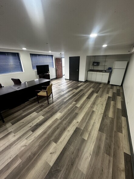 4131 W Oquendo Rd, Las Vegas, NV à vendre - Photo intérieure – Image 3 sur 7