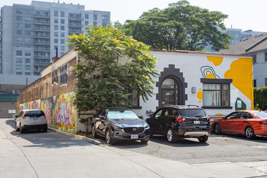 297 Campbell Ave, Toronto, ON à vendre - Photo de l’immeuble – Image 1 sur 11