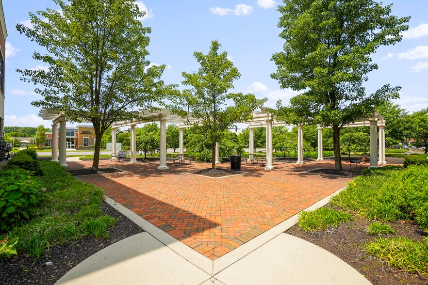 560 N Cleveland Ave, Westerville, OH à vendre - Photo de l’immeuble – Image 3 sur 22