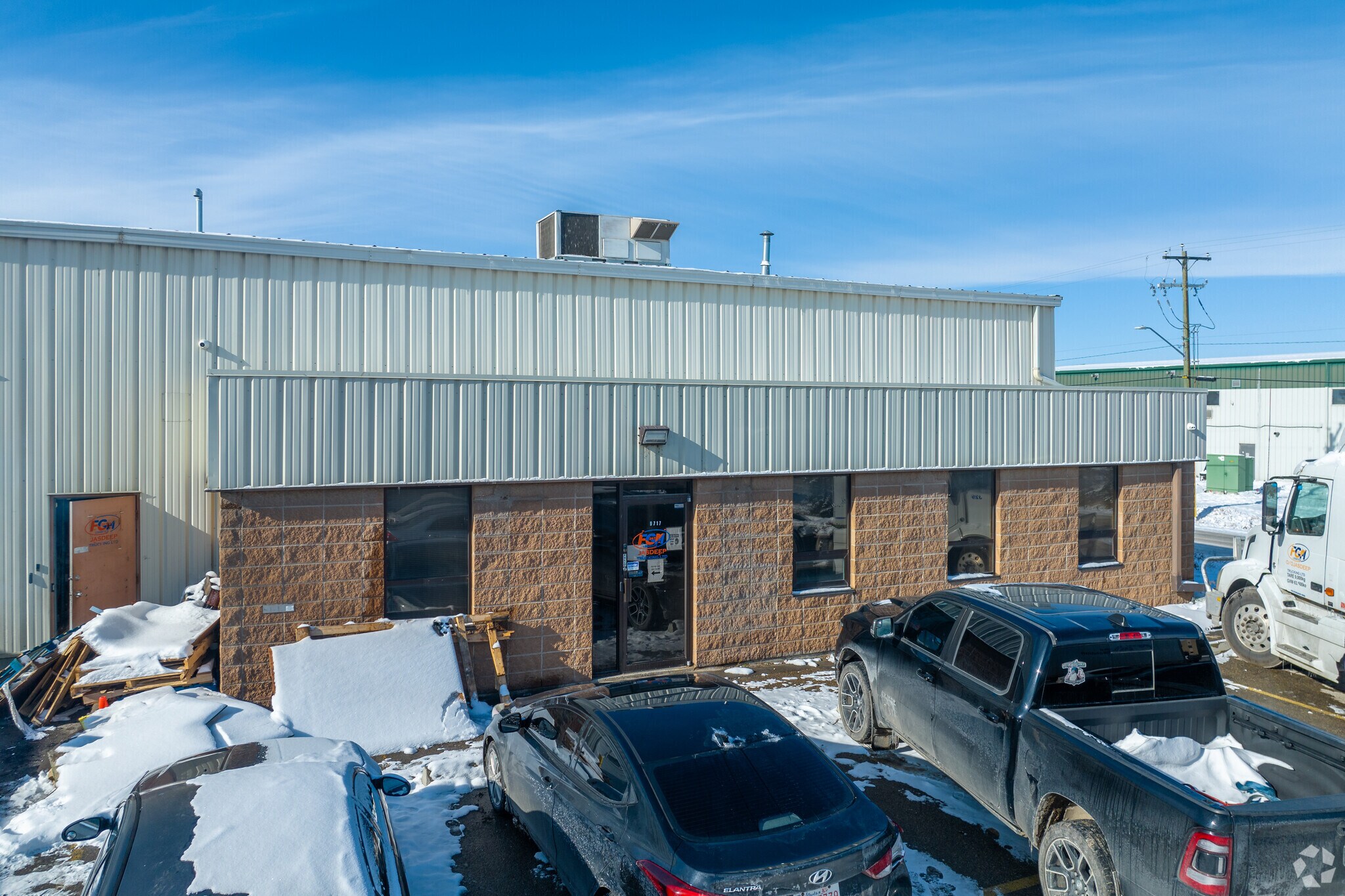 9717 40th St SE, Calgary, AB à louer Photo principale– Image 1 sur 8