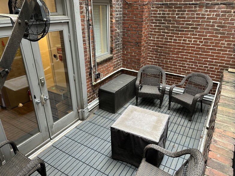 1726 20th St NW, Washington, DC à vendre - Photo de l’immeuble – Image 2 sur 5