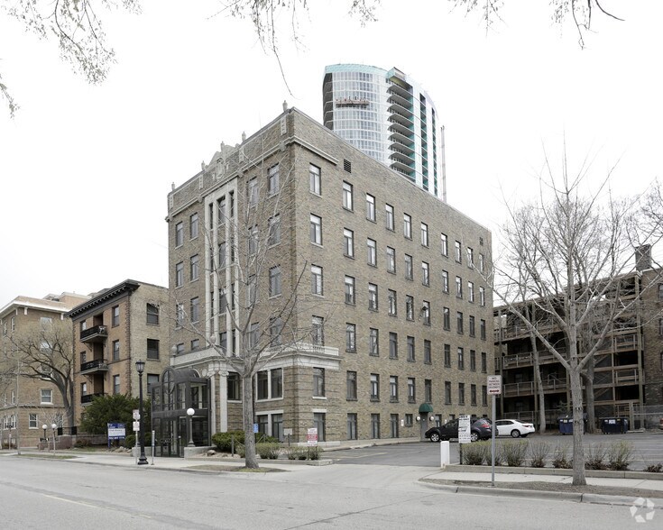 1409 Willow St, Minneapolis, MN à louer - Photo de l’immeuble – Image 3 sur 4