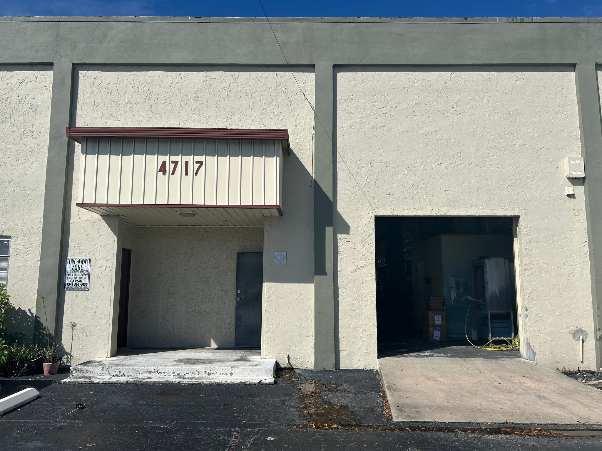 4701-4755 NE 12th Ave, Oakland Park, FL à louer Photo intérieure– Image 1 sur 8