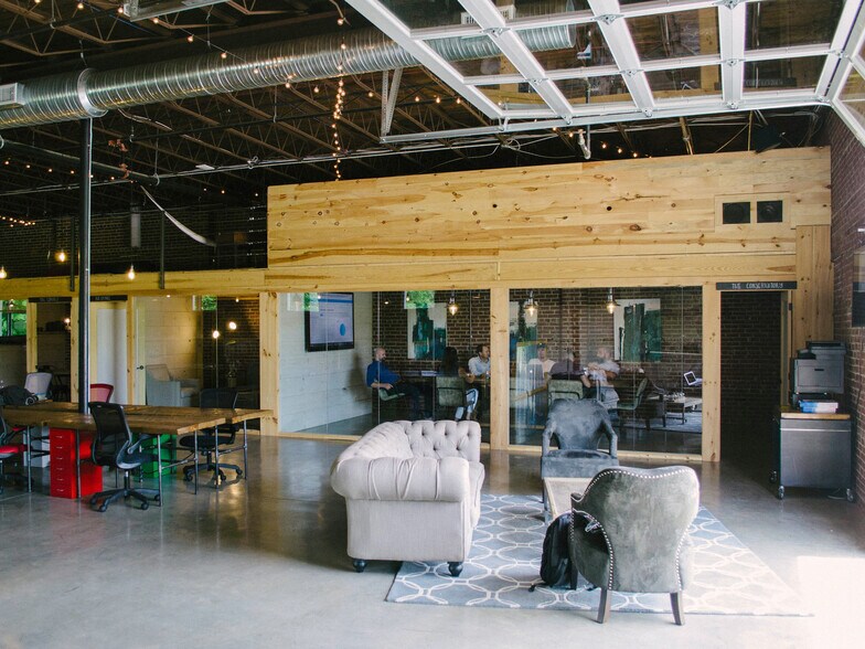 25 Delano Dr, Greenville, SC à louer - Photo de l’immeuble – Image 3 sur 8