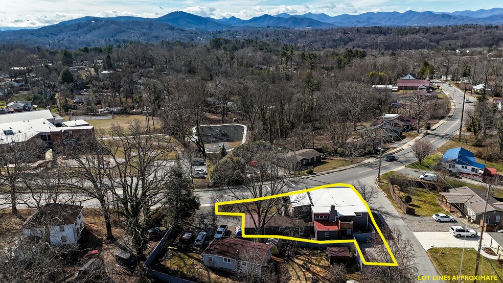 115 Elk Mountain Rd, Asheville, NC à vendre - Photo de l’immeuble – Image 2 sur 68