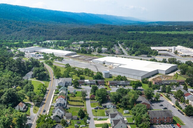 Plus de détails pour One Shenandoah Valley Dr, Strasburg, VA - Industriel/Logistique à louer