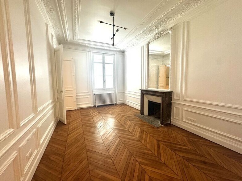 33 Rue De La Bienfaisance, Paris à vendre - Photo intérieure – Image 2 sur 10