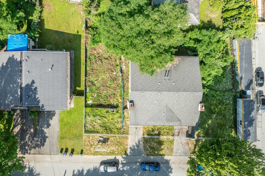 9935-9937 138 St, Surrey, BC à vendre - Aérien – Image 2 sur 2
