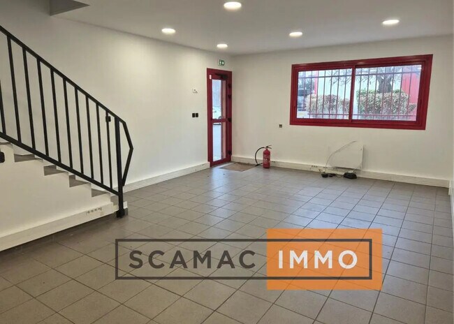 Plus de détails pour Bureau, Local d'activités à louer