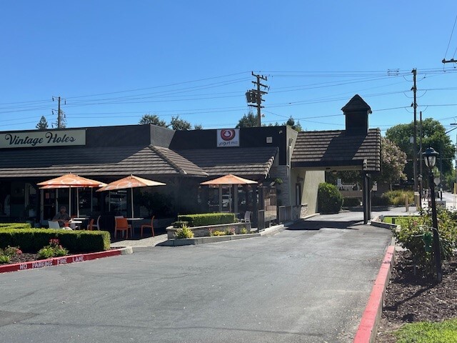 839-921 W Roseburg Ave, Modesto, CA à louer - Photo de l’immeuble – Image 3 sur 8
