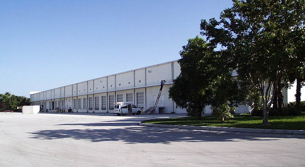 10000 NW 17th St, Miami, FL à louer - Autre – Image 2 sur 14