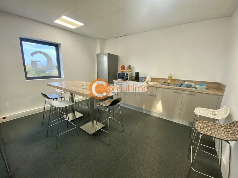 Bureau dans Tresses à vendre - Photo de l’immeuble – Image 3 sur 8