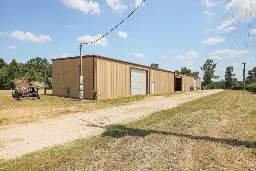 14945 Wiggins Rd, Conroe, TX à vendre - Photo de l’immeuble – Image 1 sur 21