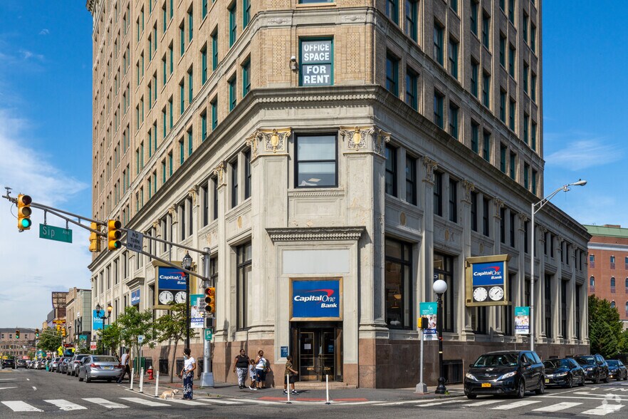 35 Journal Sq, Jersey City, NJ à louer - Photo de l’immeuble – Image 2 sur 19