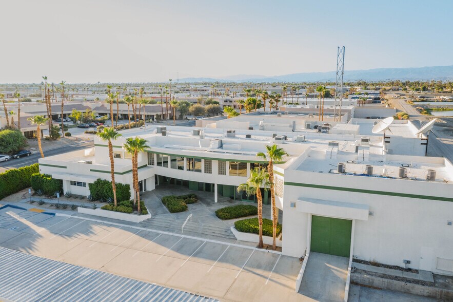 42650 Melanie Pl, Palm Desert, CA à louer - Photo de l’immeuble – Image 2 sur 50