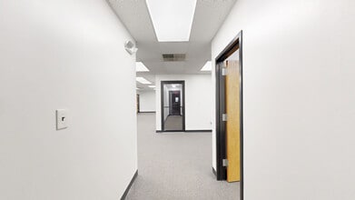 40 Brunswick Ave, Edison, NJ à louer Numérisation 3D Matterport– Image 1 sur 9