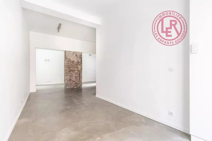 Local commercial dans Paris à vendre - Photo de l’immeuble – Image 1 sur 9