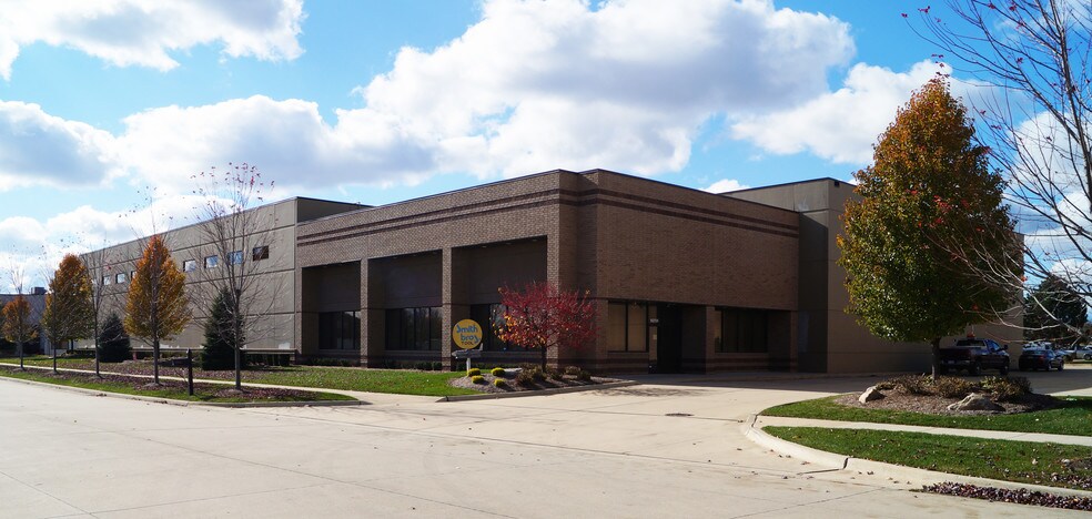 Design Ln, Shelby Township, MI à louer - Photo de l’immeuble – Image 3 sur 4