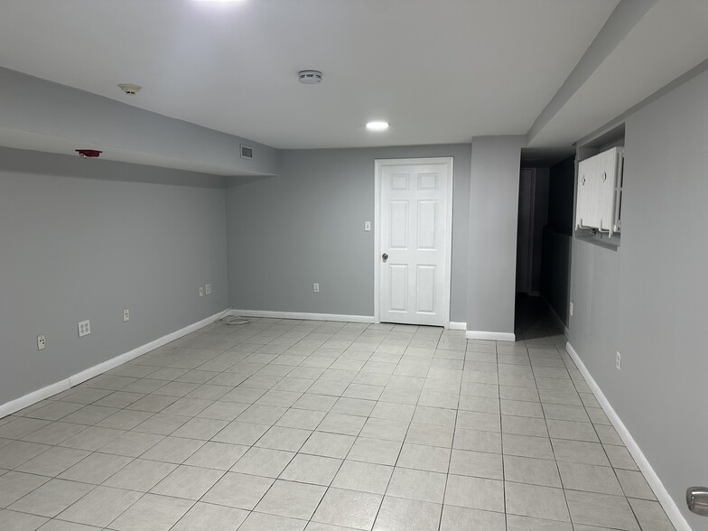 2516 S Broad St, Philadelphia, PA à louer - Photo de l’immeuble – Image 3 sur 7