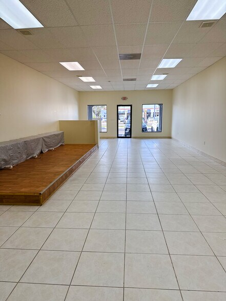 2401 Pecan, McAllen, TX à louer - Photo de l’immeuble – Image 2 sur 14