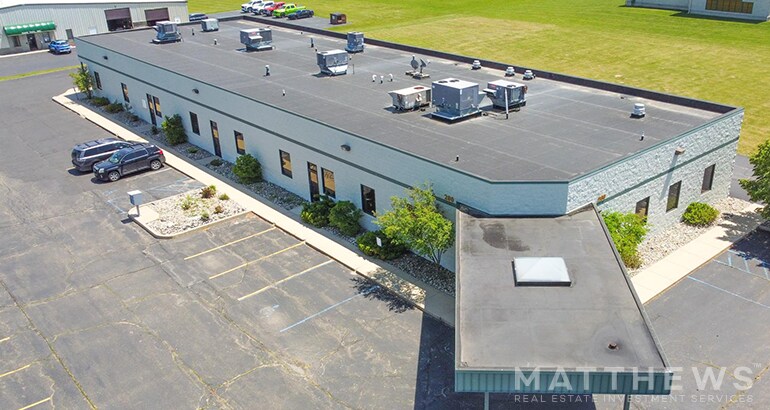 200 E Russell Rd, Tecumseh, MI à louer Photo principale– Image 1 sur 11