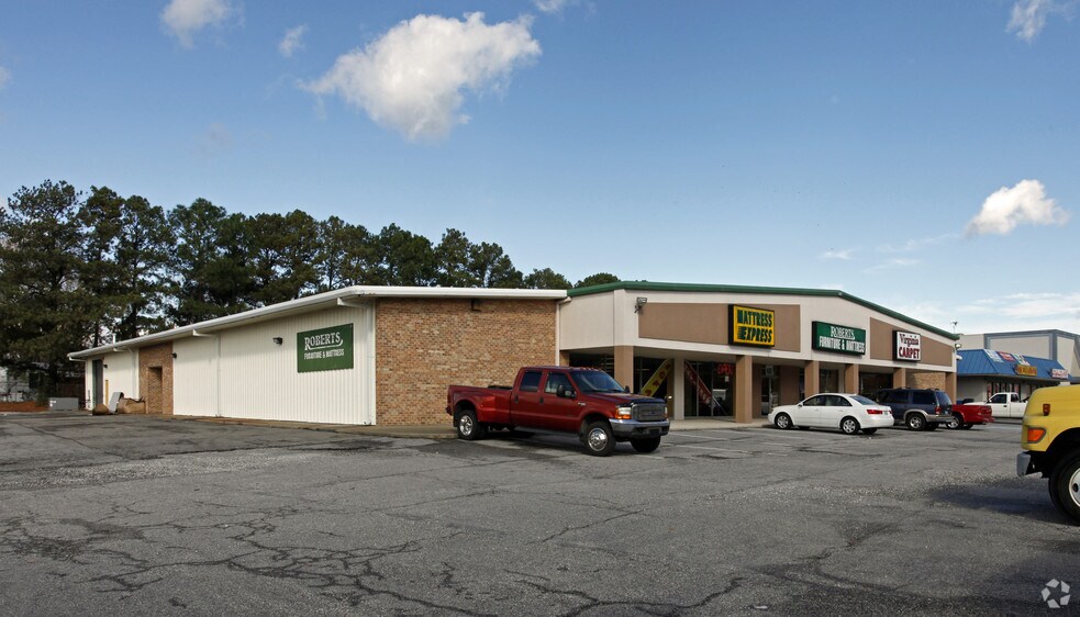465 Denbigh Blvd, Newport News, VA à louer - Photo de l’immeuble – Image 2 sur 5