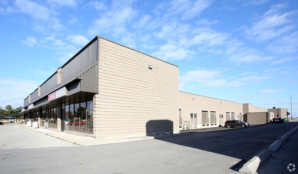 980 Pacific Gate, Mississauga, ON à louer - Photo de l’immeuble – Image 2 sur 2
