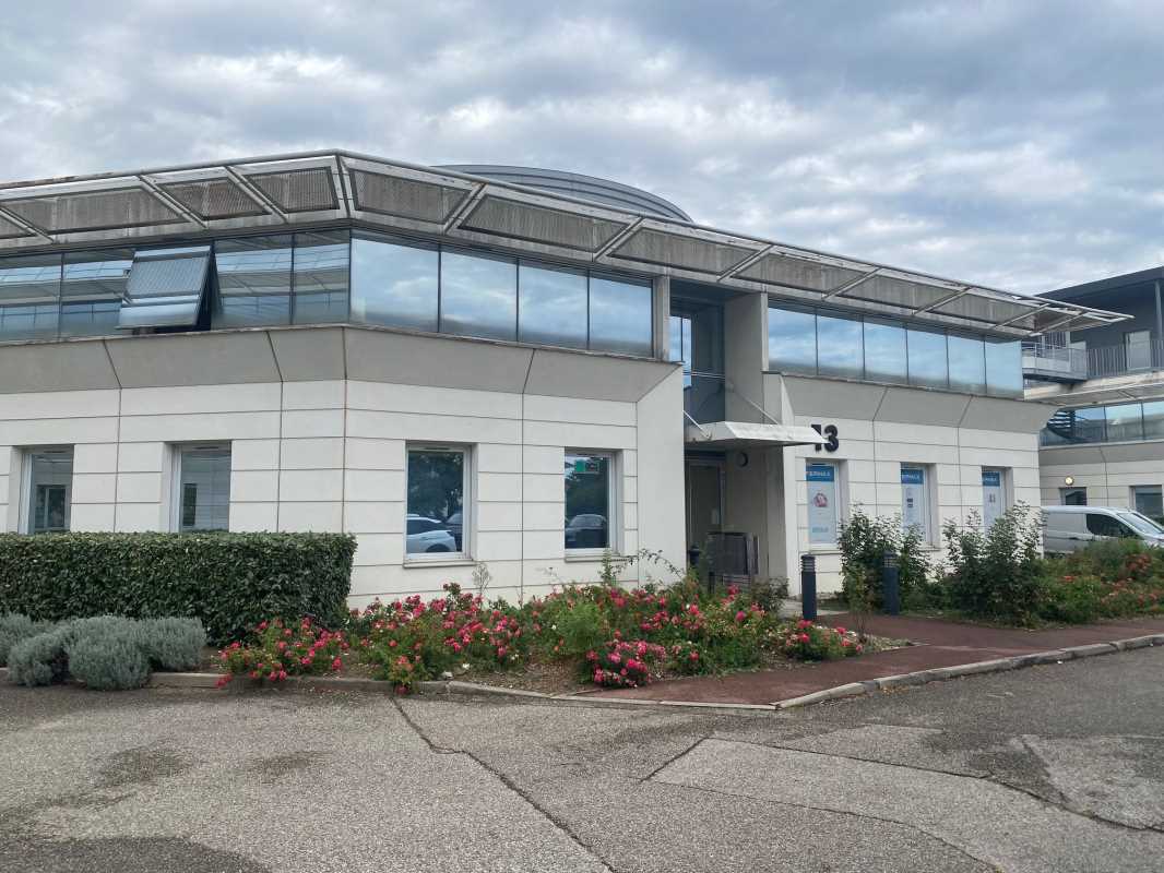 13 Rue Edison, Bron à vendre Photo de l’immeuble– Image 1 sur 9