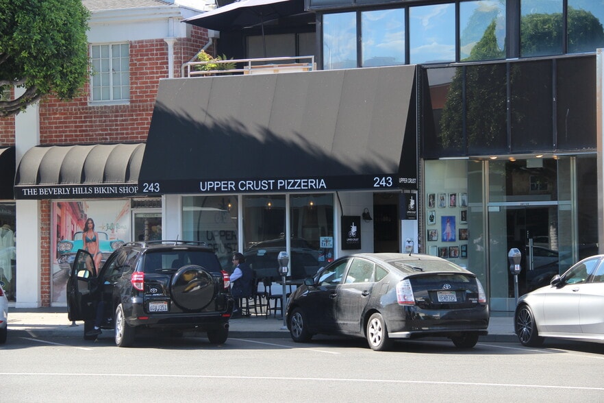 241-243 S Beverly Dr, Beverly Hills, CA à louer - Photo de l’immeuble – Image 1 sur 6