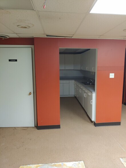 8609 Kingston Pike, Knoxville, TN à louer - Photo de l’immeuble – Image 3 sur 14