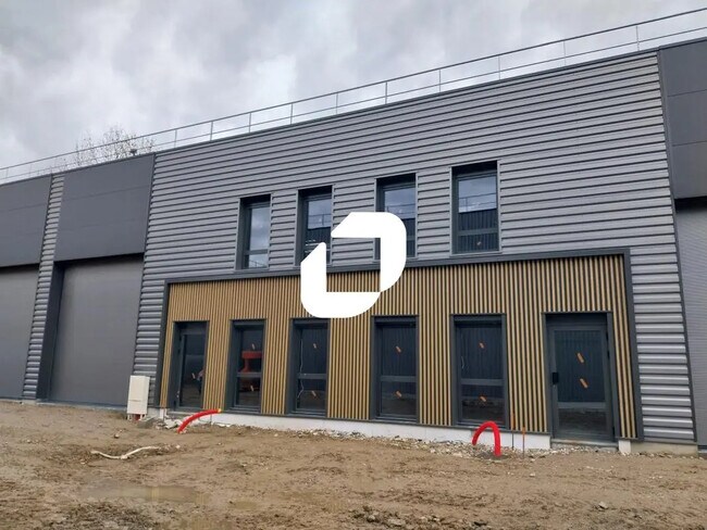 Plus de détails pour Bureau, Local d'activités à louer