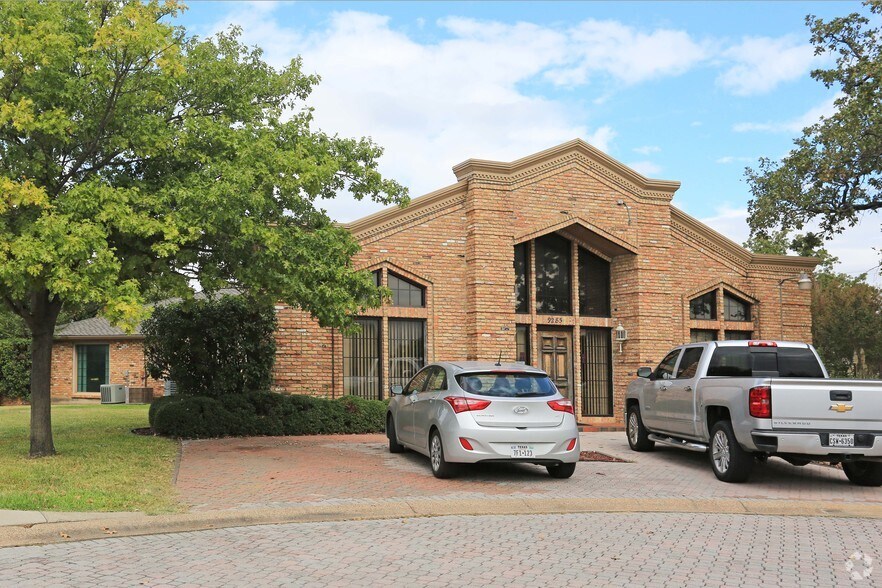 9285 Huntington Sq, North Richland Hills, TX à louer - Photo principale – Image 1 sur 7