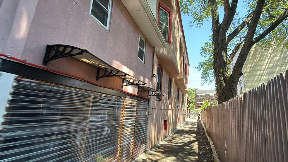 3935 Barnes Ave, Bronx, NY à vendre - Photo de l’immeuble – Image 3 sur 9
