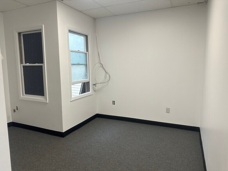 7 Northern Blvd, Great Neck, NY à louer - Photo intérieure – Image 3 sur 5