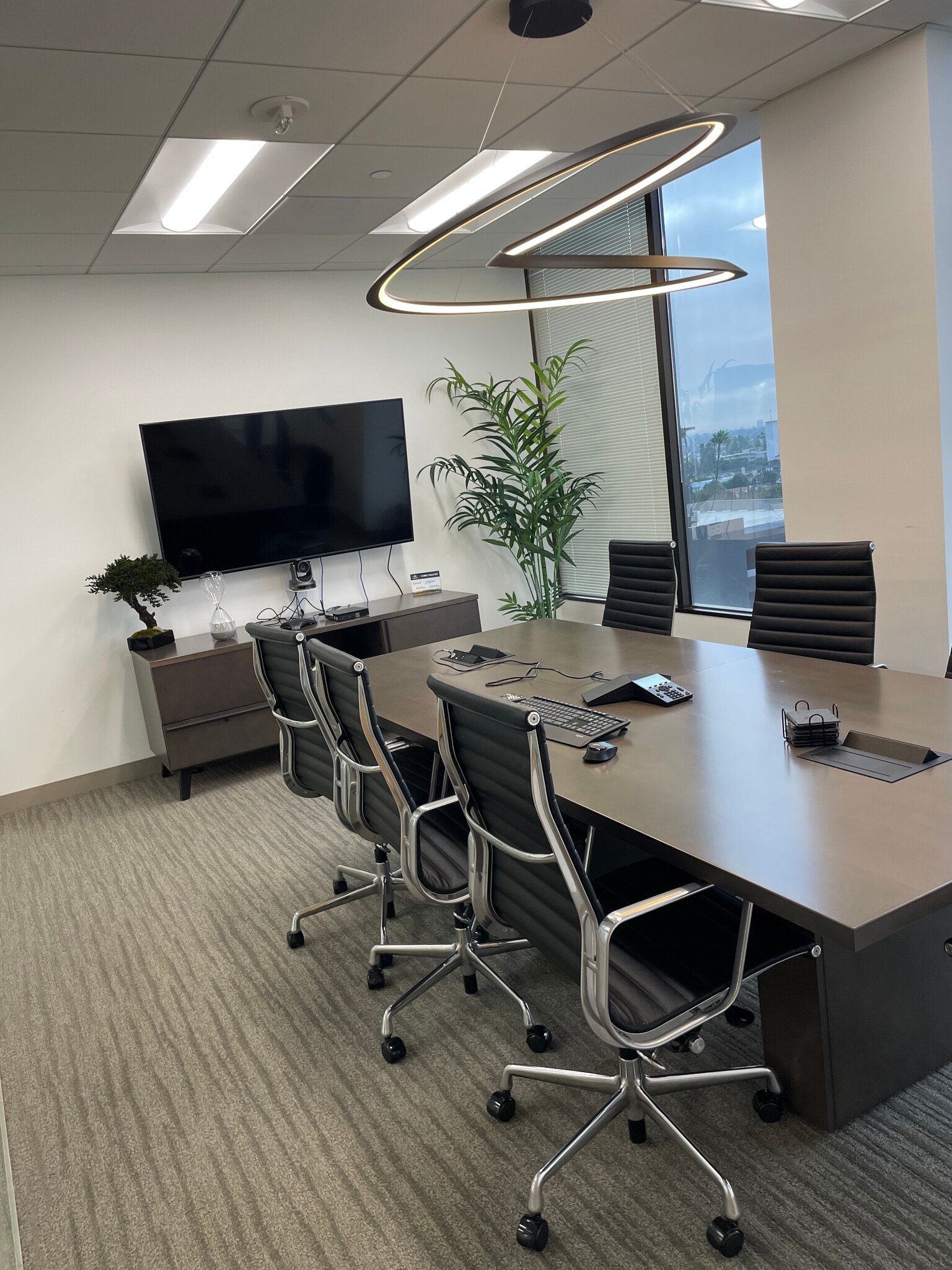 10880 Wilshire Blvd, Los Angeles, CA à louer Photo intérieure– Image 1 sur 5