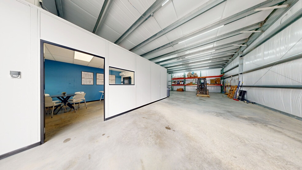 Dacy Business Park portefeuille de 3 biens à vendre sur LoopNet.fr - Numérisation 3D Matterport – Image 2 sur 34
