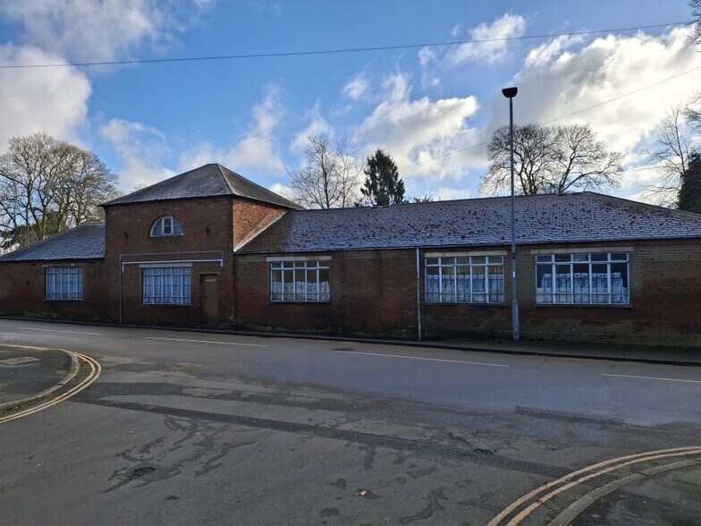 High St, Ibstock à louer - Photo de l’immeuble – Image 1 sur 1