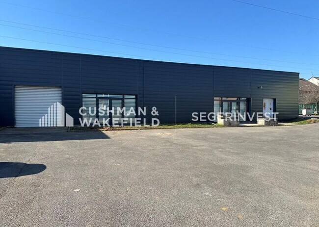 Plus de détails pour Local commercial à louer