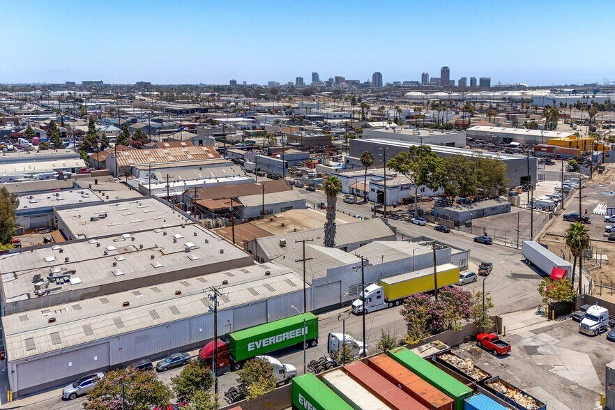 2165 W Cowles St, Long Beach, CA à louer - Photo de l’immeuble – Image 3 sur 22
