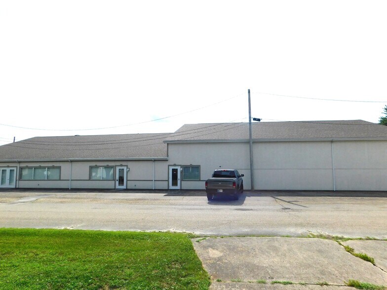215 Nieman St, Sunman, IN à louer - Photo de l’immeuble – Image 3 sur 33