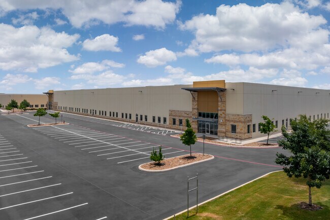Plus de détails pour 6422 E Campus Dr, San Antonio, TX - Industriel/Logistique à louer