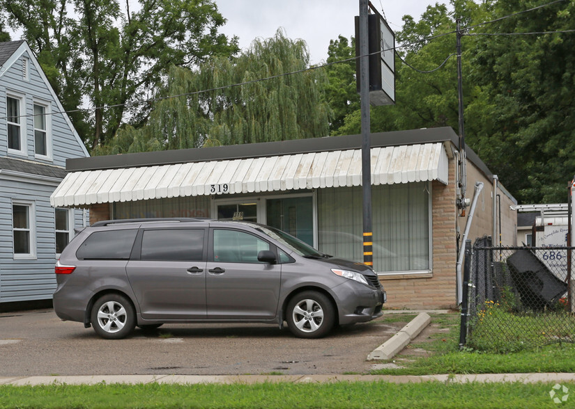 319 Springbank Dr, London, ON à vendre - Photo de l’immeuble – Image 2 sur 2