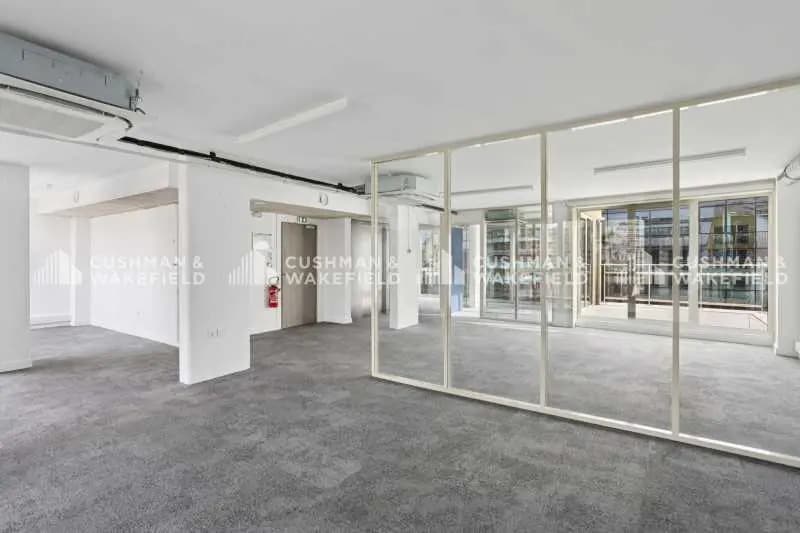 77 Rue Jean Bleuzen, Vanves à louer - Photo de l’immeuble – Image 2 sur 14