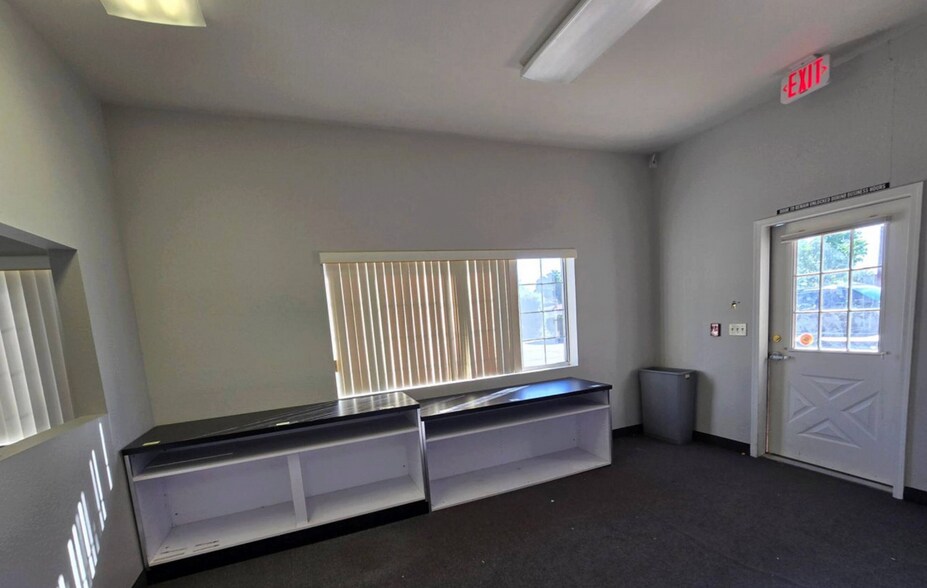 8841 Florentine Rd, Prescott Valley, AZ à louer - Photo de l’immeuble – Image 3 sur 5