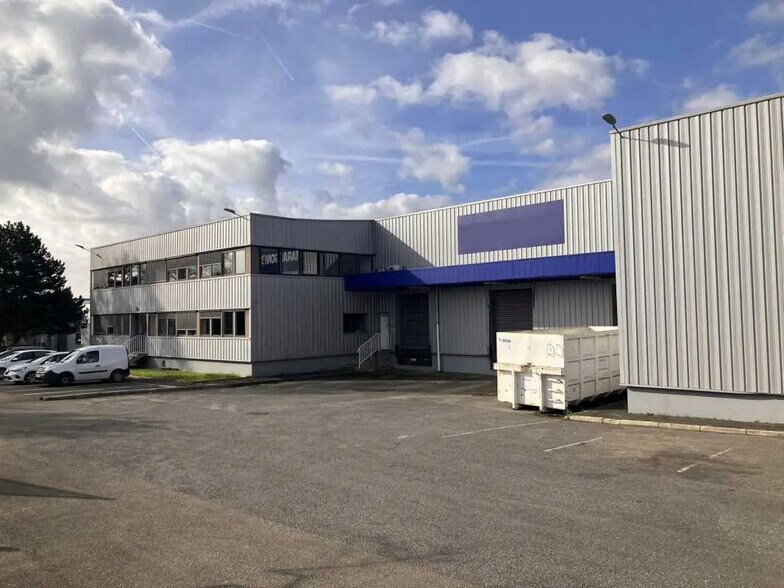 12 Rue De La Briqueterie, Louvres à louer - Photo de l’immeuble – Image 2 sur 7